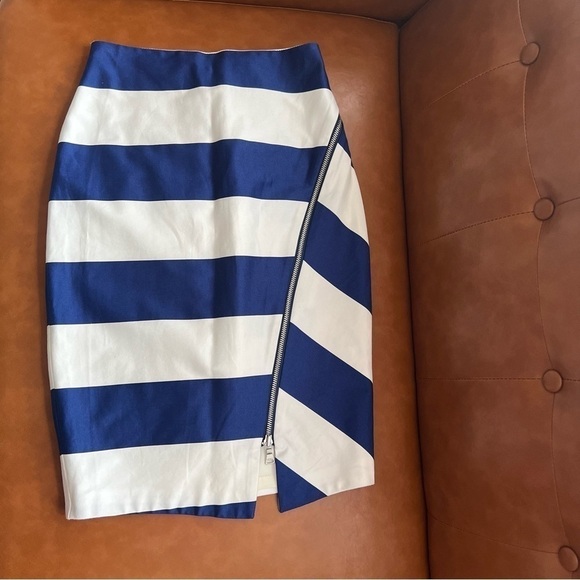 Express Women’s Blue White Striped Pencil Skirt Diagonal Zipper Detail Sz O NWT - Picture 4 of 13